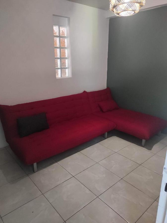Location Saisonniere Les Bibassiers Apartment Le Tampon Exterior photo
