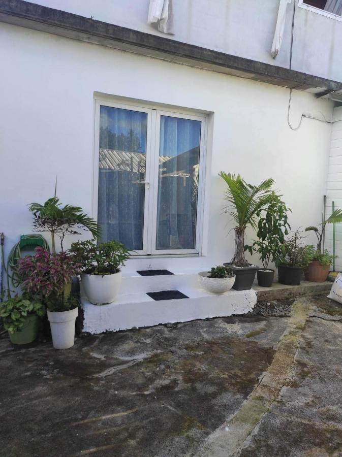 Location Saisonniere Les Bibassiers Apartment Le Tampon Exterior photo